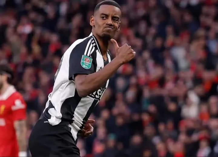 Alexander Isak Transfer Watch: Liverpool Circling Newcastle Star